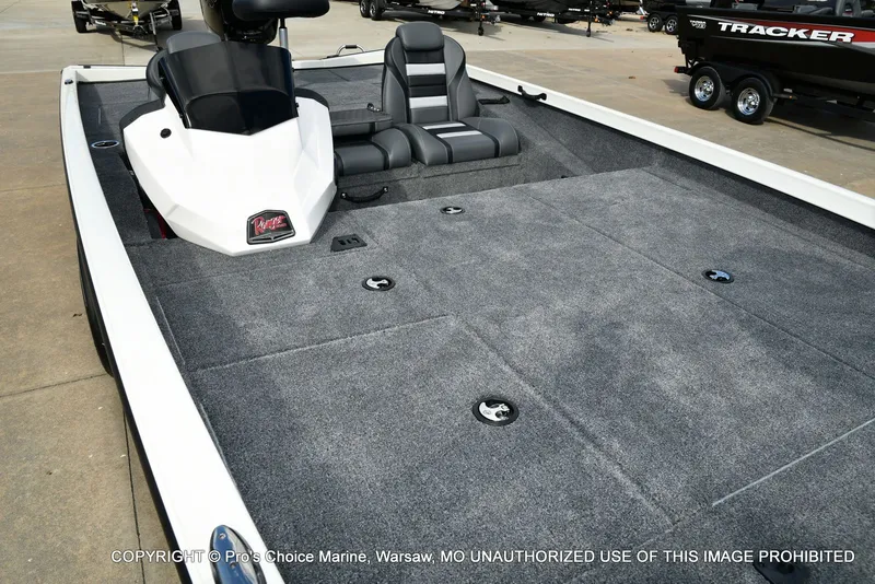 Slide: The Image of Ranger RT198P Cup Garmin Livescope Equipped 2026 - 34