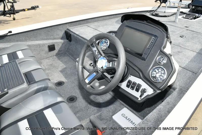 Slide: The Image of Ranger RT198P Cup Garmin Livescope Equipped 2026 - 37