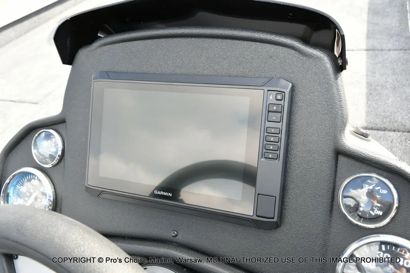 Slide: The Image of Ranger RT198P Cup Garmin Livescope Equipped 2026 - 38