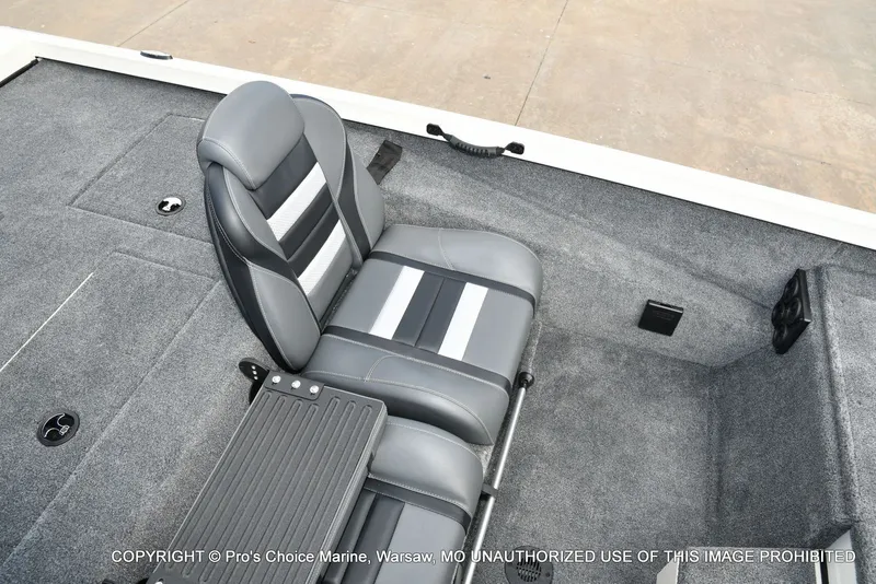 Slide: The Image of Ranger RT198P Cup Garmin Livescope Equipped 2026 - 46