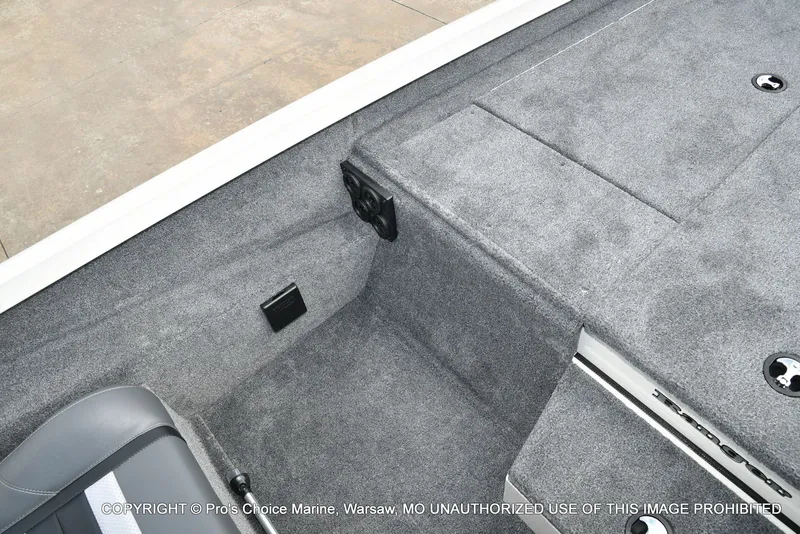 Slide: The Image of Ranger RT198P Cup Garmin Livescope Equipped 2026 - 47