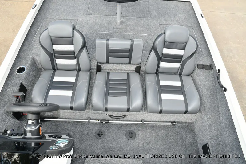 Slide: The Image of Ranger RT198P Cup Garmin Livescope Equipped 2026 - 51