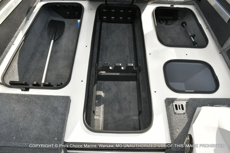 Slide: The Image of Ranger RT198P Cup Garmin Livescope Equipped 2026 - 54