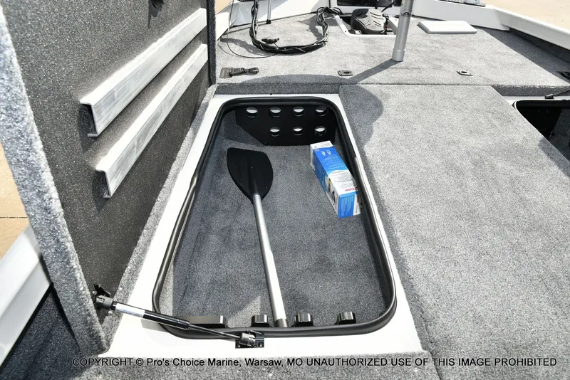 Slide: The Image of Ranger RT198P Cup Garmin Livescope Equipped 2026 - 56