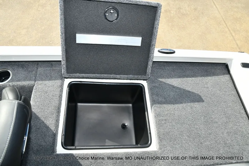 Slide: The Image of Ranger RT198P Cup Garmin Livescope Equipped 2026 - 64