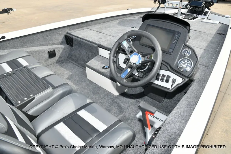 Slide: The Image of Ranger RT198P Cup Garmin Livescope Equipped 2026 - 8