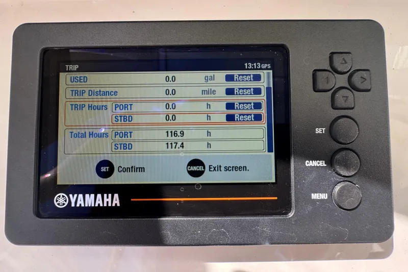 Slide: The Image of Yamaha display on 2019 Sea Hunt Ultra 275 SE showing trip and total hours. - 27