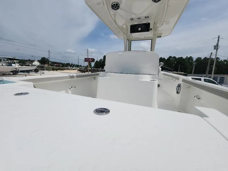 Slide: The Image of Parker 2600 Center Console 2025 - 9