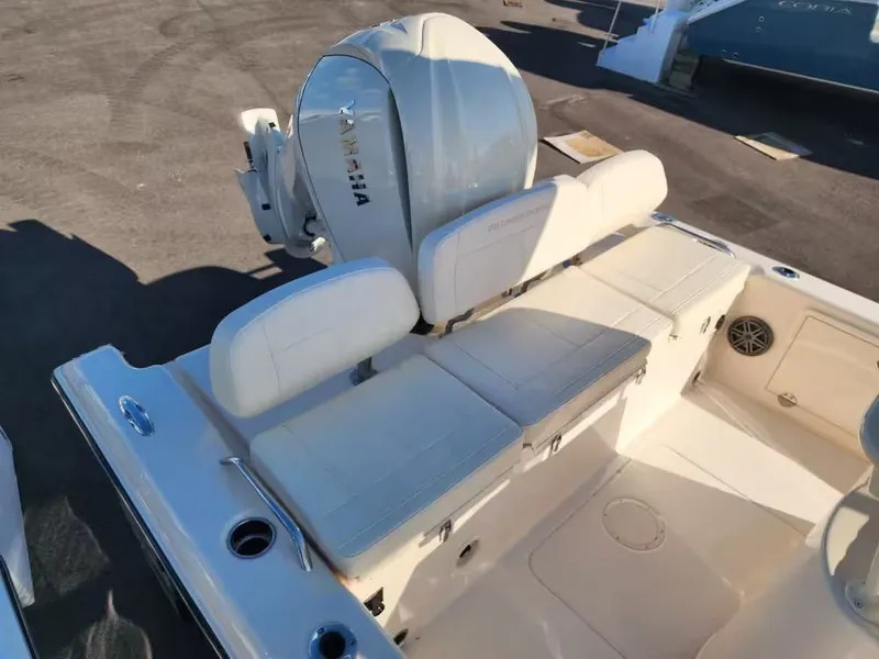 Slide: The Image of Grady-White 251 Coastal Explorer 2026 - 10