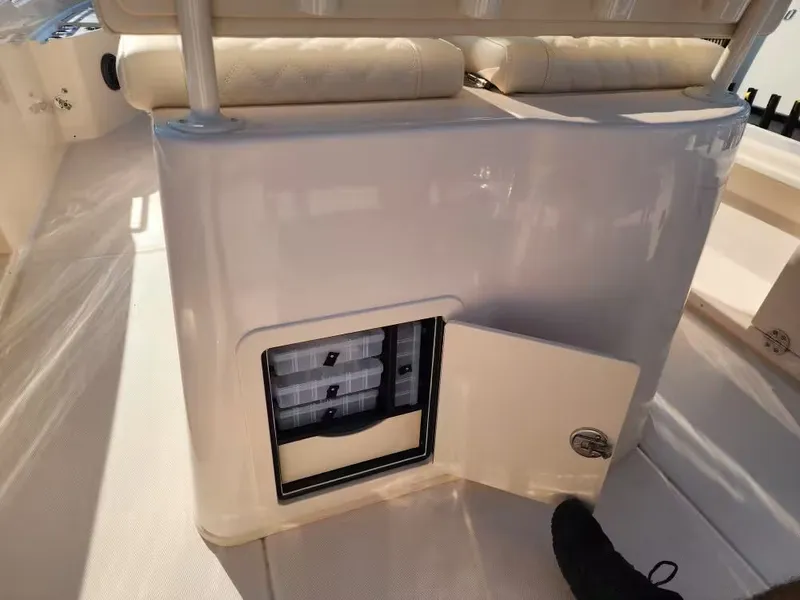 Slide: The Image of Grady-White 251 Coastal Explorer 2026 - 13