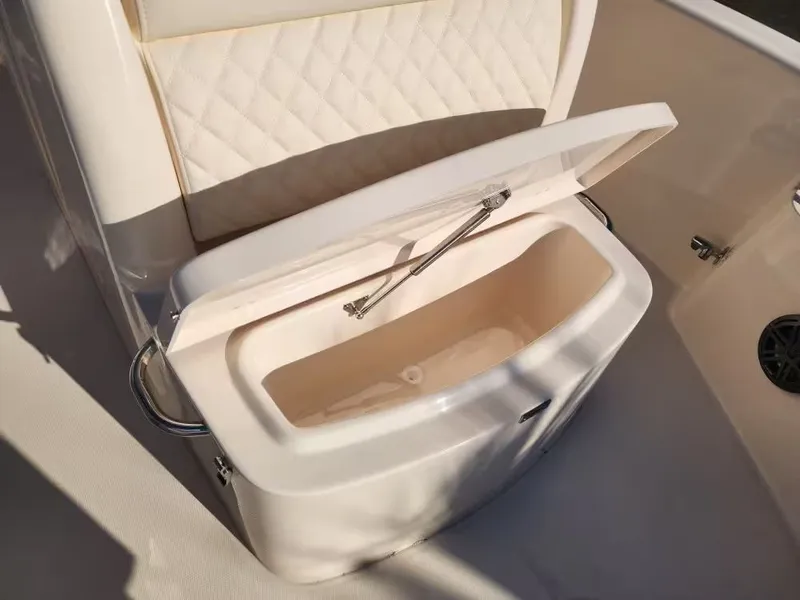 Slide: The Image of Grady-White 251 Coastal Explorer 2026 - 18