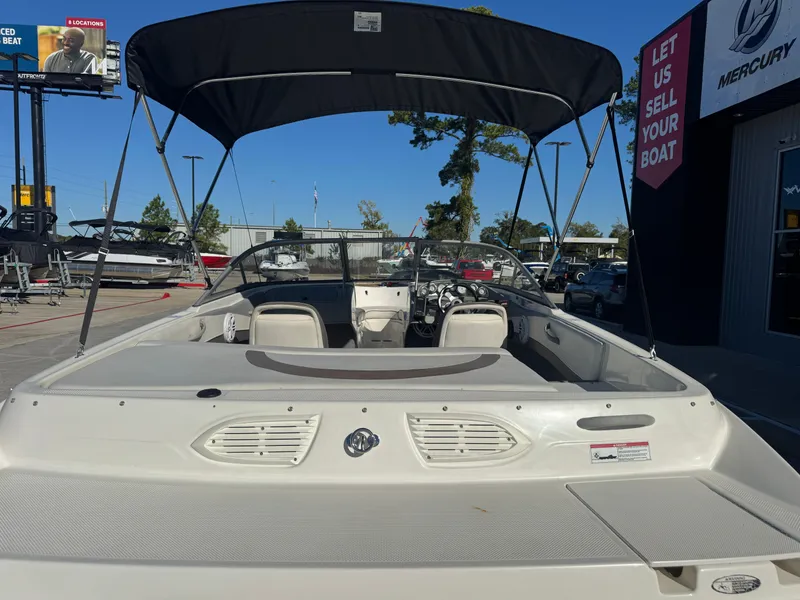 Slide: The Image of Bayliner 195 Bowrider 2010 - 12