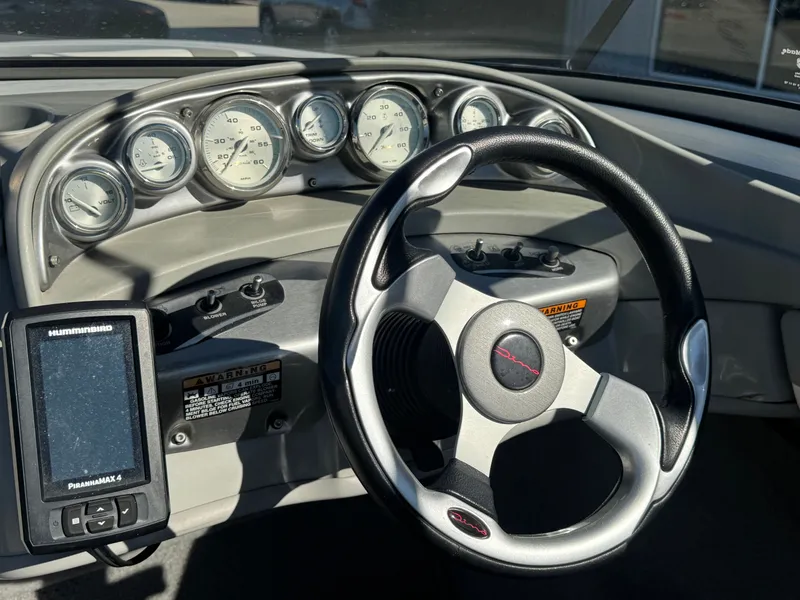 Slide: The Image of Bayliner 195 Bowrider 2010 - 15