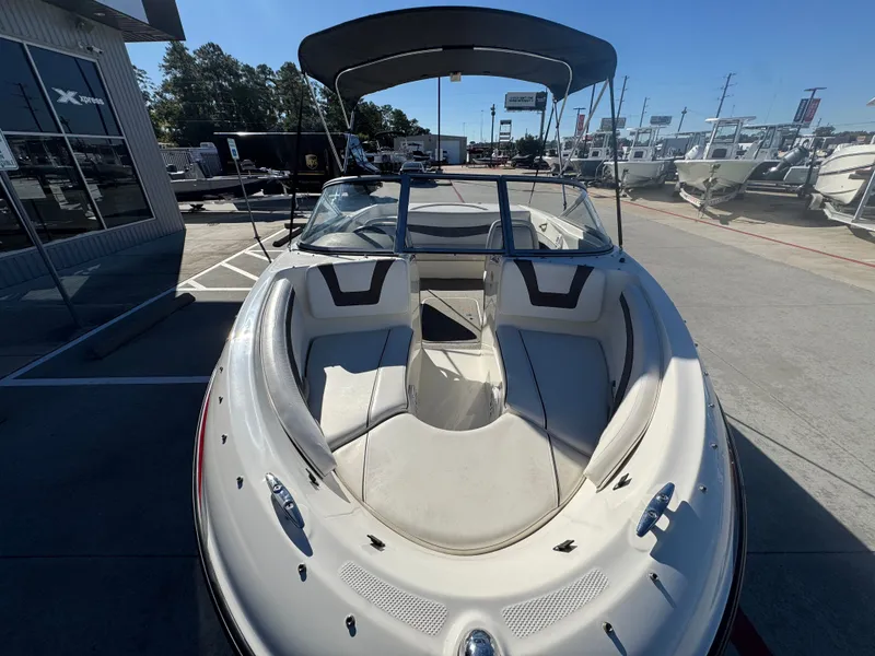 Slide: The Image of Bayliner 195 Bowrider 2010 - 9