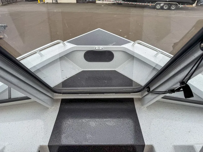 Slide: The Image of North River 21 SEAHAWK RTF 2026 - 8