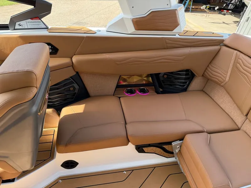 Slide: The Image of Nautique Air Nautique G21 2025 - 12