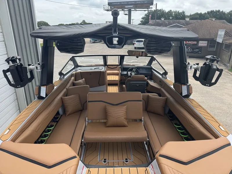 Slide: The Image of Nautique Super Air Nautique G25 2025 - 5