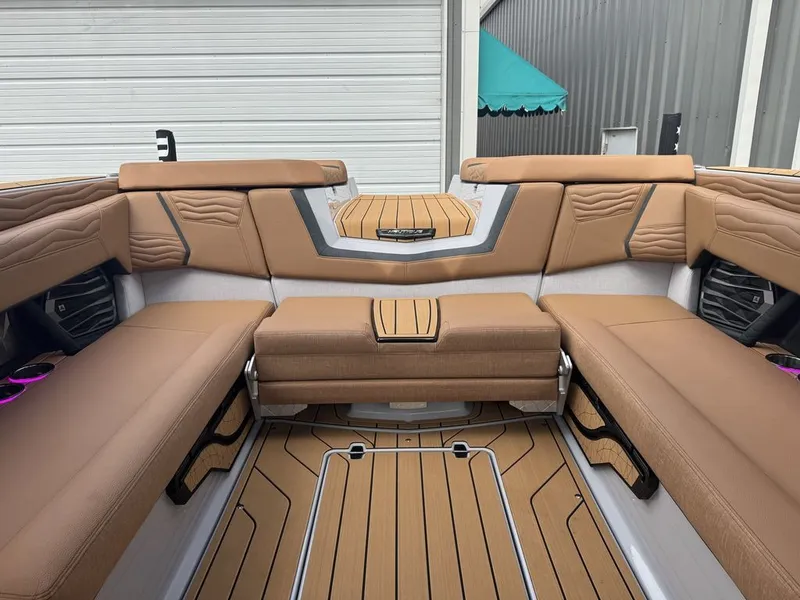 Slide: The Image of Nautique Super Air Nautique G25 2025 - 6