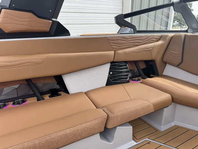 Slide: The Image of Nautique Super Air Nautique G25 2025 - 8