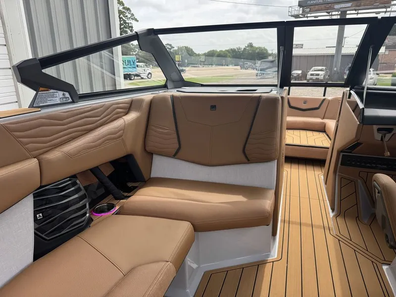 Slide: The Image of Nautique Super Air Nautique G25 2025 - 9