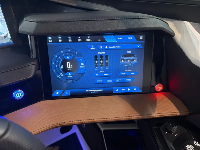 Slide: The Image of MasterCraft XStar 25 2026 - 19