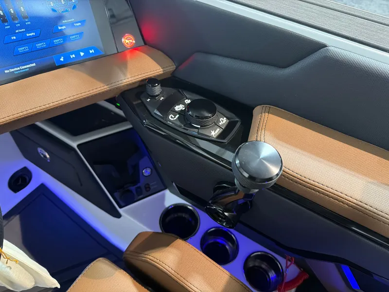 Slide: The Image of MasterCraft XStar 25 2026 - 20