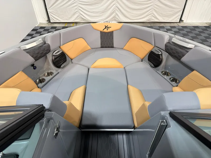 Slide: The Image of MasterCraft XT23 2026 - 10