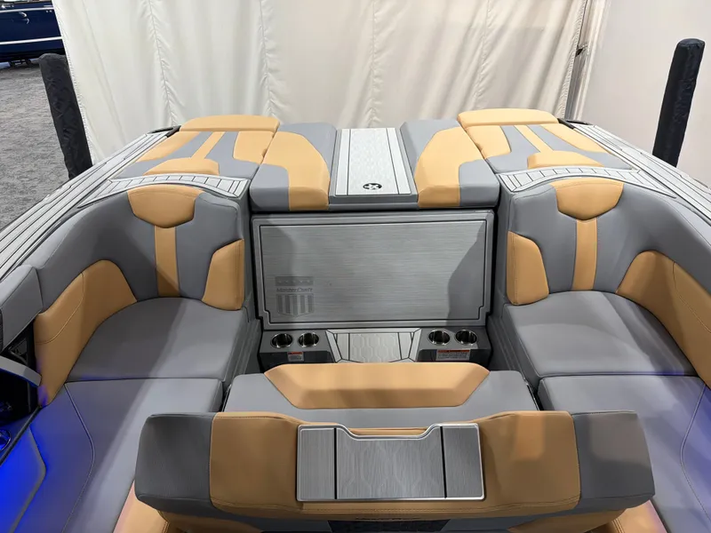 Slide: The Image of MasterCraft XT23 2026 - 15