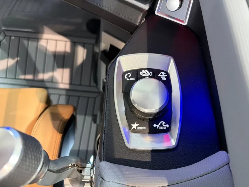 Slide: The Image of MasterCraft XT23 2026 - 21