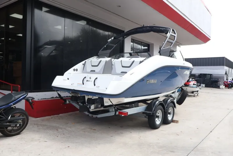 Slide: The Image of Yamaha AR220 2026 - 2