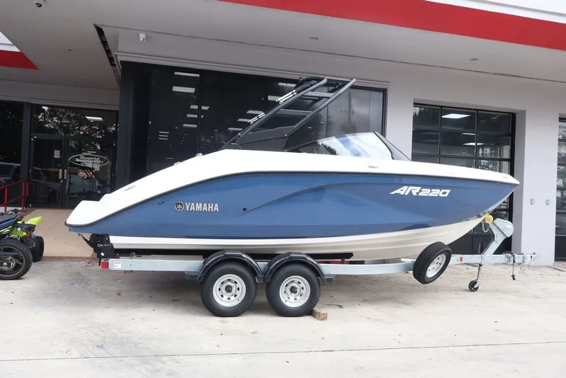 Slide: The Image of Yamaha AR220 2026 - 3