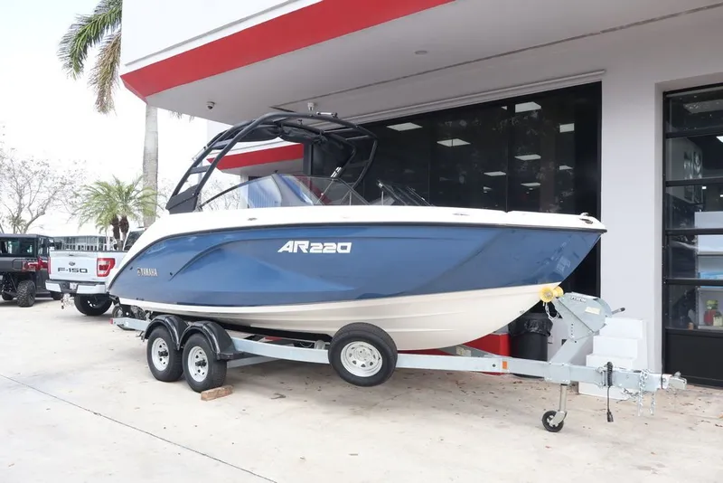 Slide: The Image of Yamaha AR220 2026 - 4