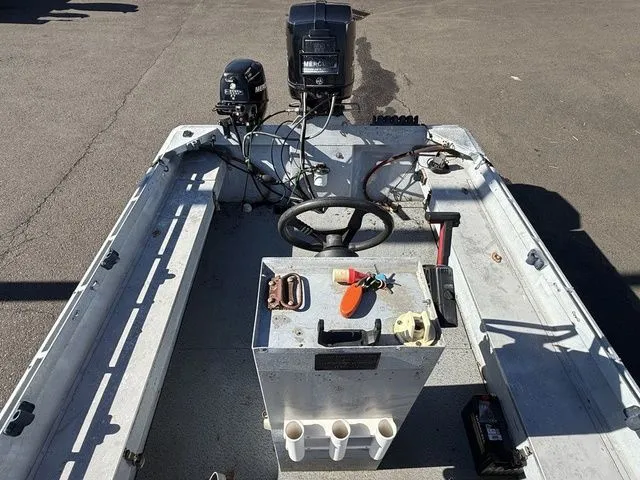 Slide: The Image of Alumaweld Center Console 18' 1983 - 10