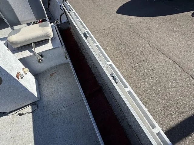 Slide: The Image of Alumaweld Center Console 18' 1983 - 17