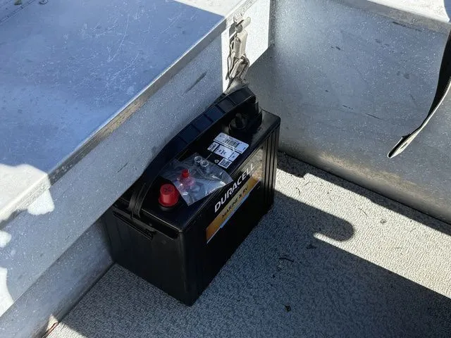 Slide: The Image of Alumaweld Center Console 18' 1983 - 18