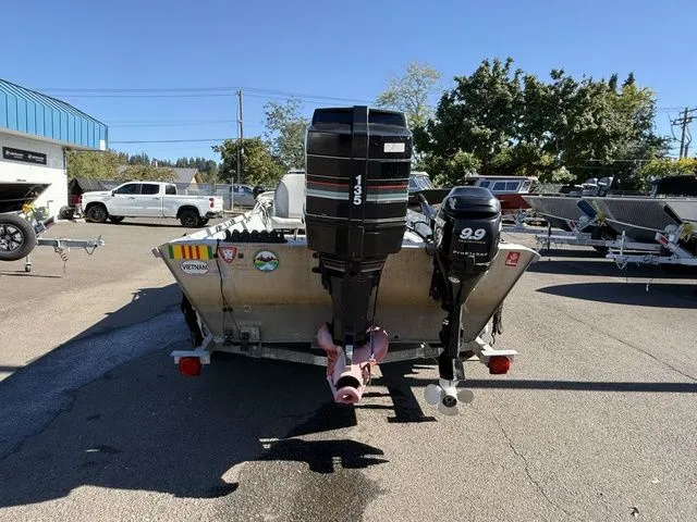 Slide: The Image of Alumaweld Center Console 18' 1983 - 5