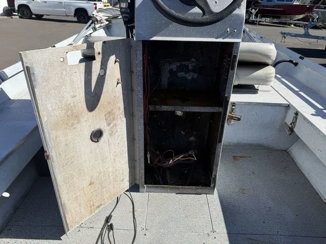 Slide: The Image of Alumaweld Center Console 18' 1983 - 9