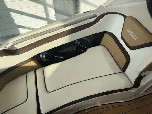 Slide: The Image of Yamaha 275SD 2022 - 16