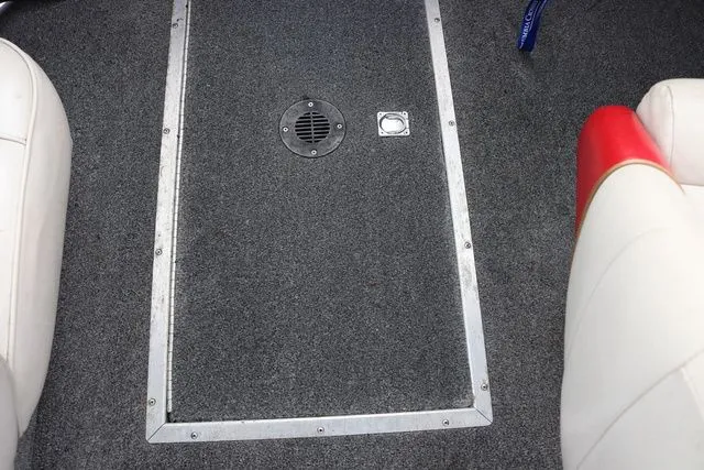 Slide: The Image of Bluewater Mirage 18' (Mechanic's Special) 2002 - 25