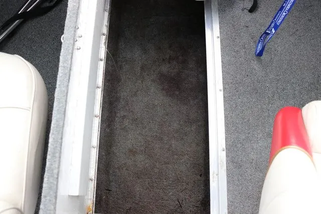 Slide: The Image of Bluewater Mirage 18' (Mechanic's Special) 2002 - 26