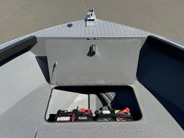 Slide: The Image of Alumaweld Adventurer 18' 2025 - 22