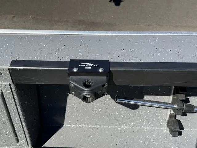 Slide: The Image of Alumaweld Adventurer 18' 2025 - 24