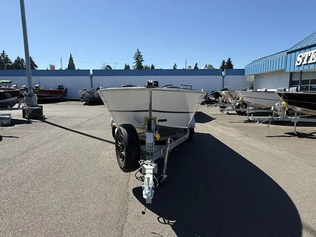 Slide: The Image of Alumaweld Adventurer 18' 2025 - 3