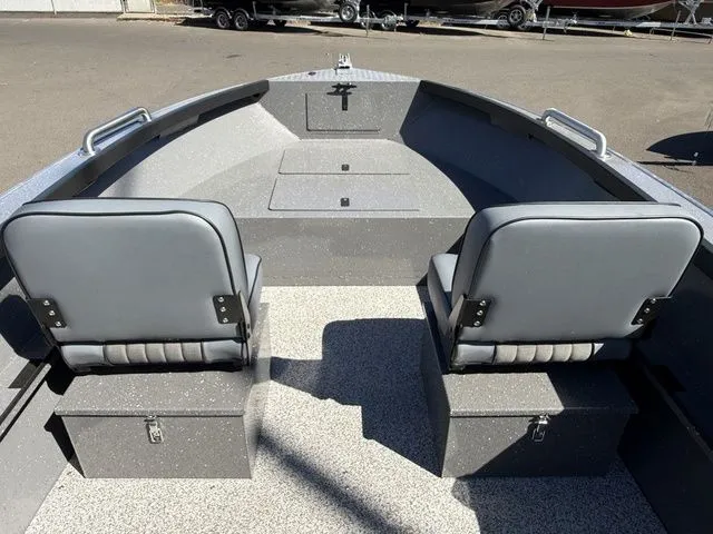 Slide: The Image of Alumaweld Adventurer 18' 2025 - 8