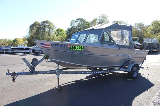 Slide: The Image of Alumaweld Stryker 17' (As Is) 2000 - 4