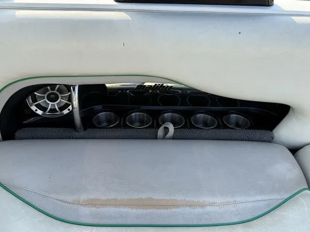 Slide: The Image of Malibu Wakesetter 23' 2007 - 13