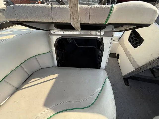 Slide: The Image of Malibu Wakesetter 23' 2007 - 16