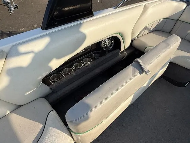 Slide: The Image of Malibu Wakesetter 23' 2007 - 19