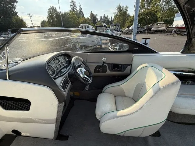 Slide: The Image of Malibu Wakesetter 23' 2007 - 21