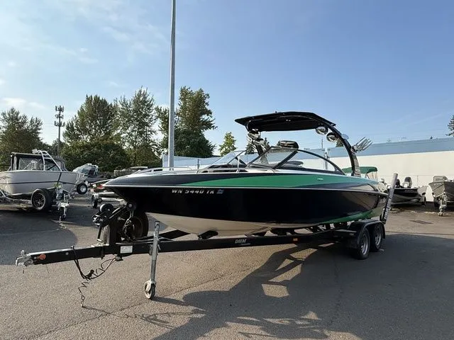 Slide: The Image of Malibu Wakesetter 23' 2007 - 24